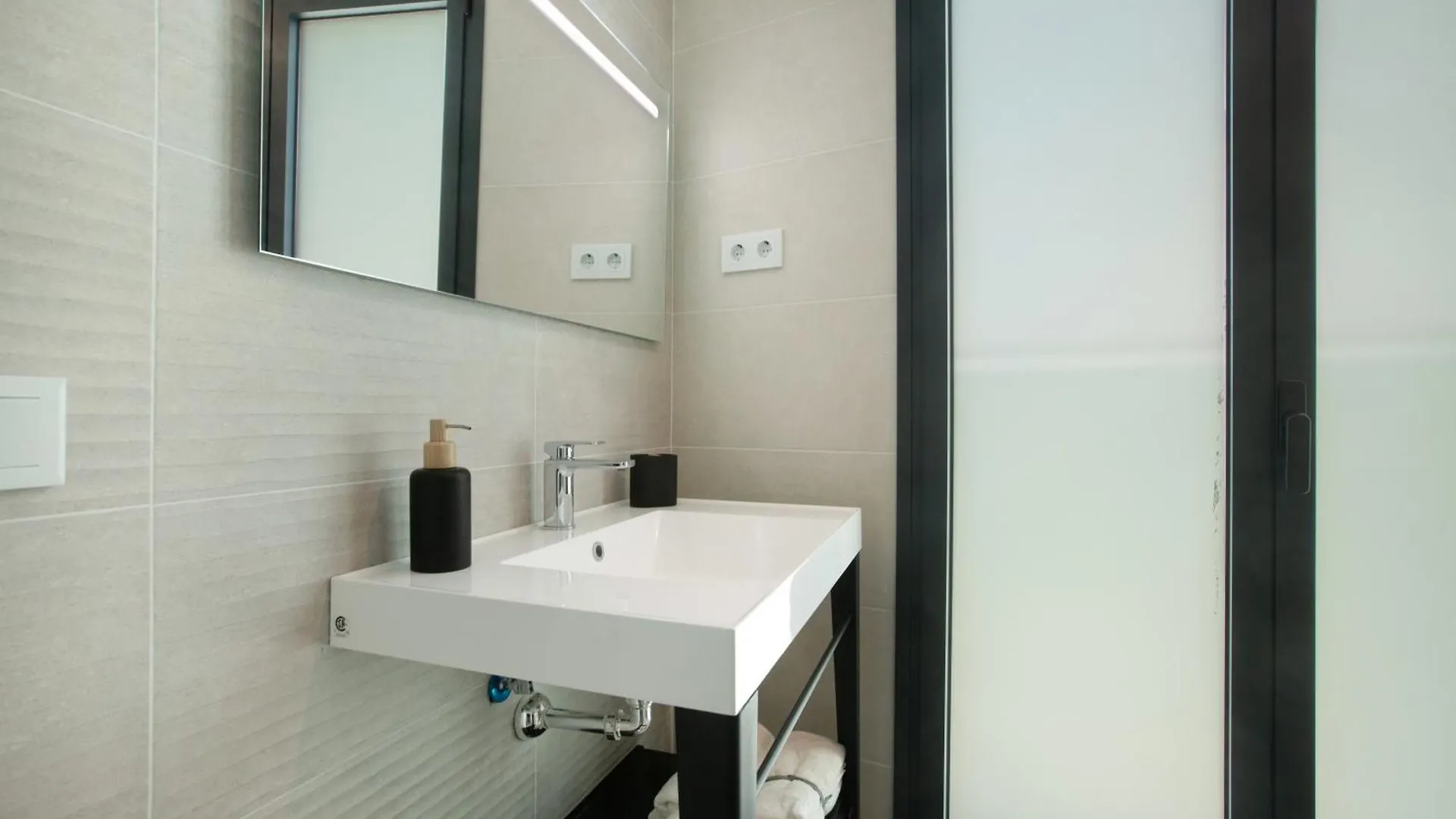 Begobe Room Τορρεμολίνος 0*,