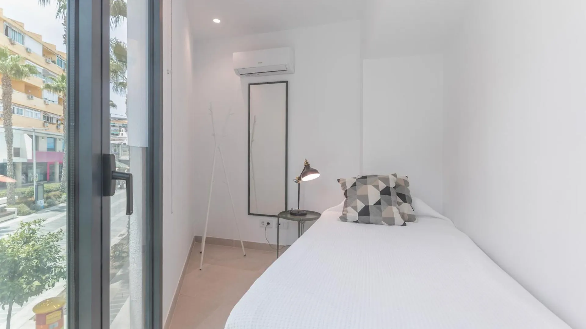 Begobe Room Τορρεμολίνος 0*,